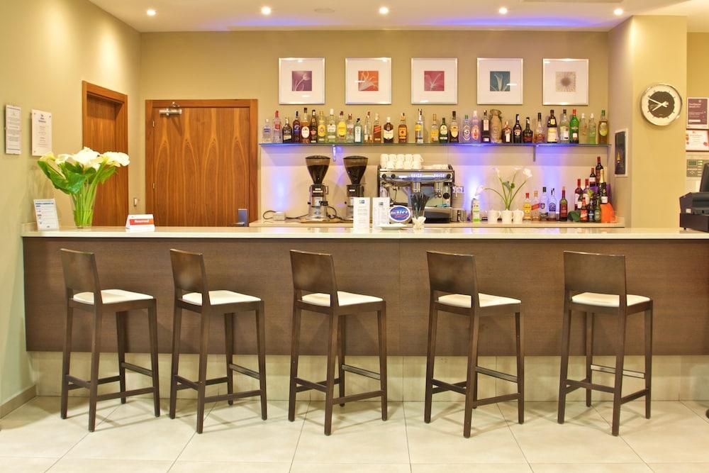 Holiday Inn Express Campo De Gibraltar-Barrios By Ihg Los Barrios Exterior photo