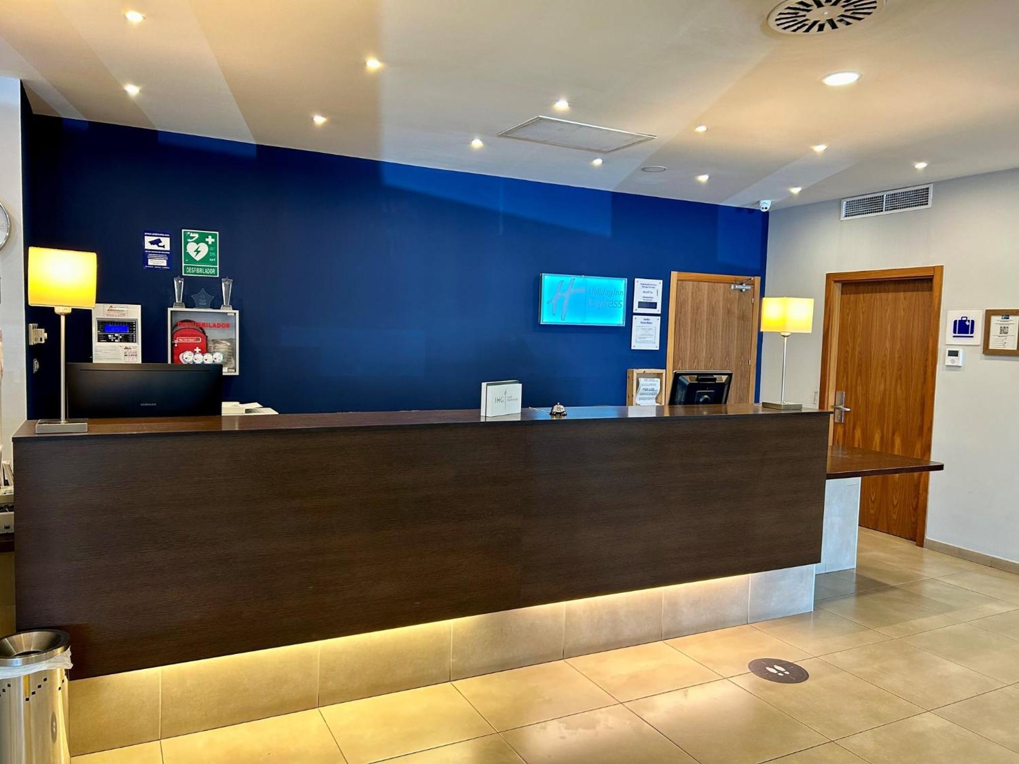 Holiday Inn Express Campo De Gibraltar-Barrios By Ihg Los Barrios Exterior photo