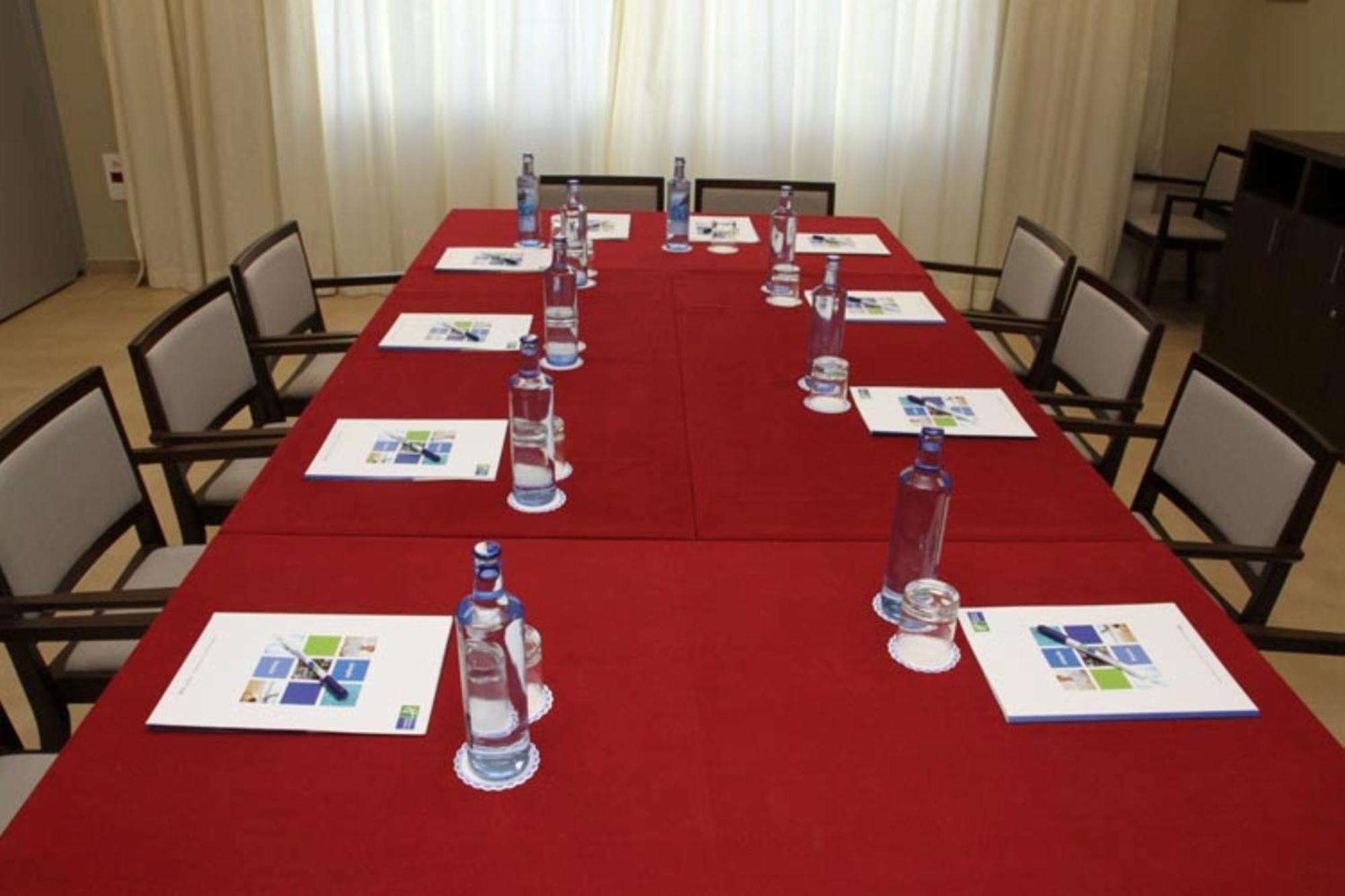 Holiday Inn Express Campo De Gibraltar-Barrios By Ihg Los Barrios Exterior photo