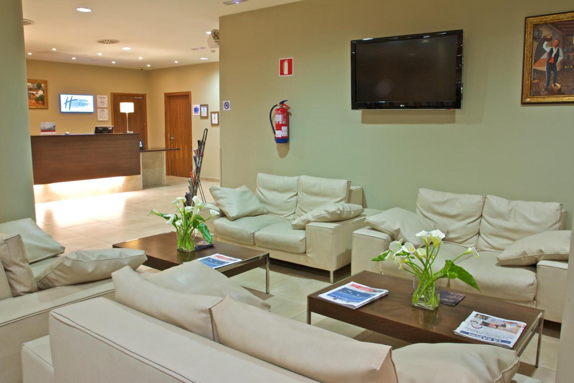 Holiday Inn Express Campo De Gibraltar-Barrios By Ihg Los Barrios Exterior photo
