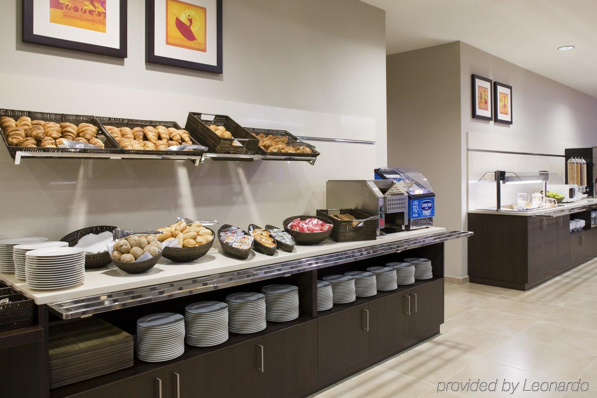 Holiday Inn Express Campo De Gibraltar-Barrios By Ihg Los Barrios Restaurant photo