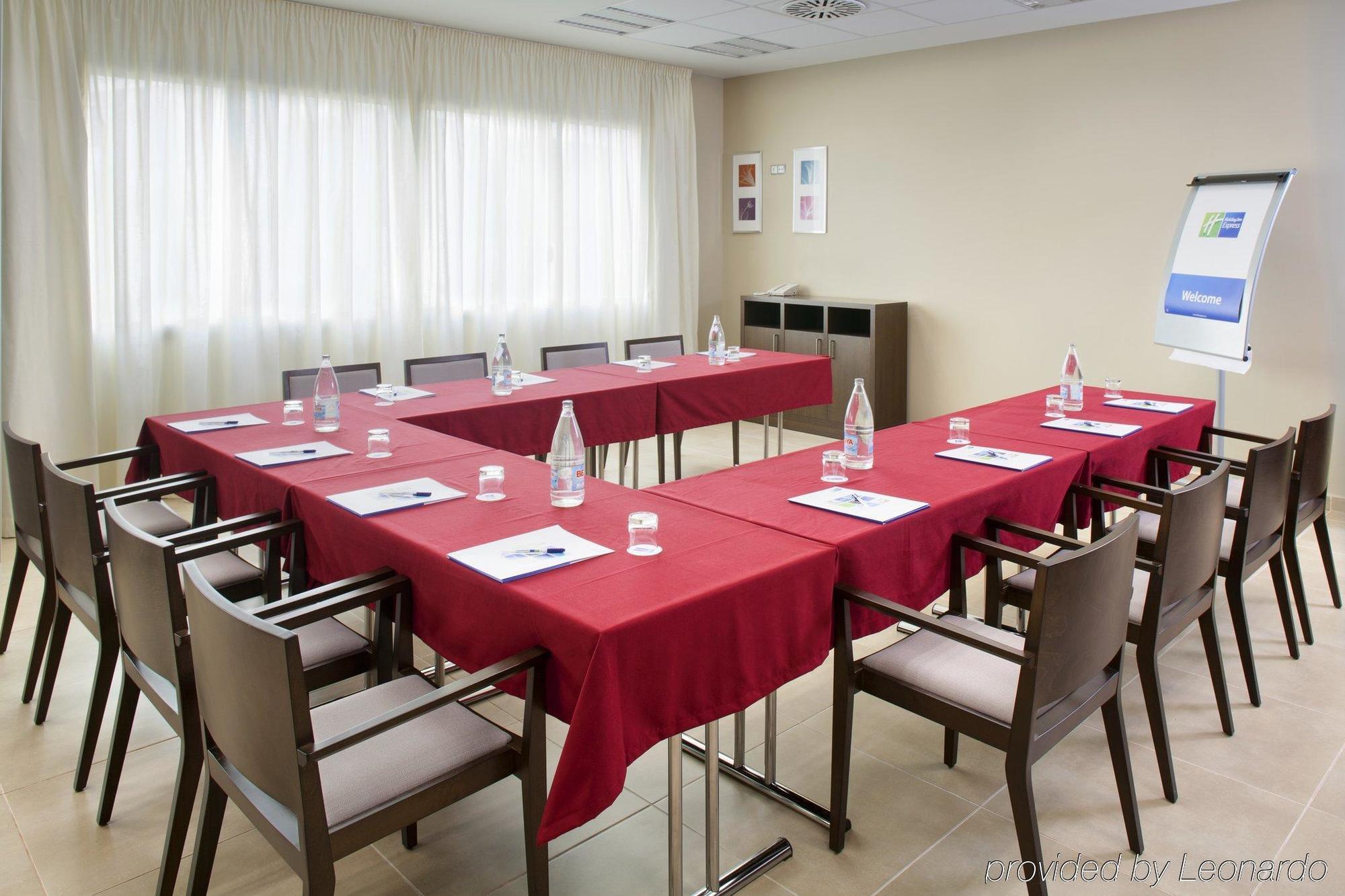 Holiday Inn Express Campo De Gibraltar-Barrios By Ihg Los Barrios Facilities photo