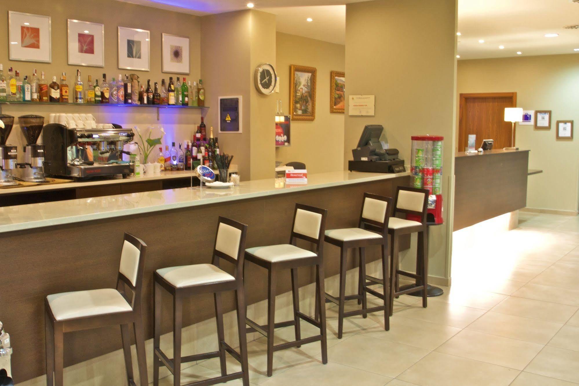 Holiday Inn Express Campo De Gibraltar-Barrios By Ihg Los Barrios Exterior photo