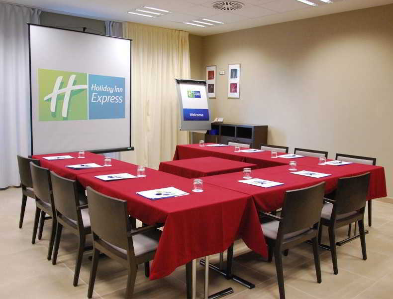 Holiday Inn Express Campo De Gibraltar-Barrios By Ihg Los Barrios Exterior photo